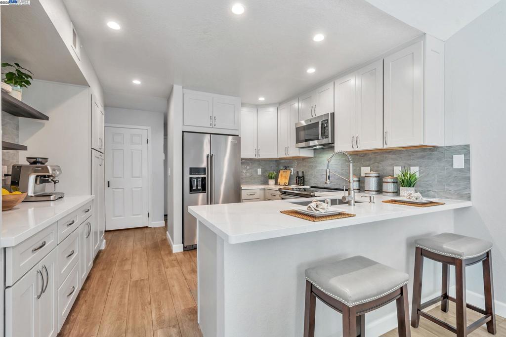 BROOKVIEW - Residential