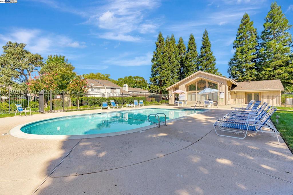 BROOKVIEW - Residential