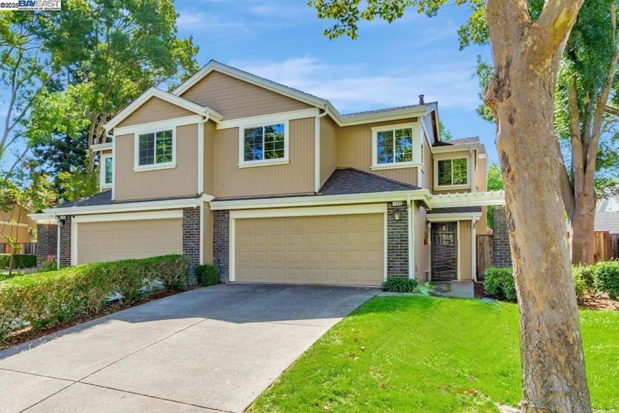 OPEN HOUSE SUNDAY OCTOBER 12th (2-4pm).....WOW.....A Super Clean, Tastefully Updated 3 Bedroom, 2.5 Bath, 1,588 Sq.Ft. Duet with an attached 2-Car Garage & Spacious, Private Yard located in the Quiet, Convenient & Highly Coveted Brookview Neighborhood of Anderson Ranch. With its Newly Remodeled Kitchen, Luxury Vinyl Plank Flooring, Updated Bathrooms, Plantation Shutters, High Ceilings, Fantastic Floor Plan & Contemporary Decor Throughout, this Property is Truly an Amazing Place to Call Your Home!