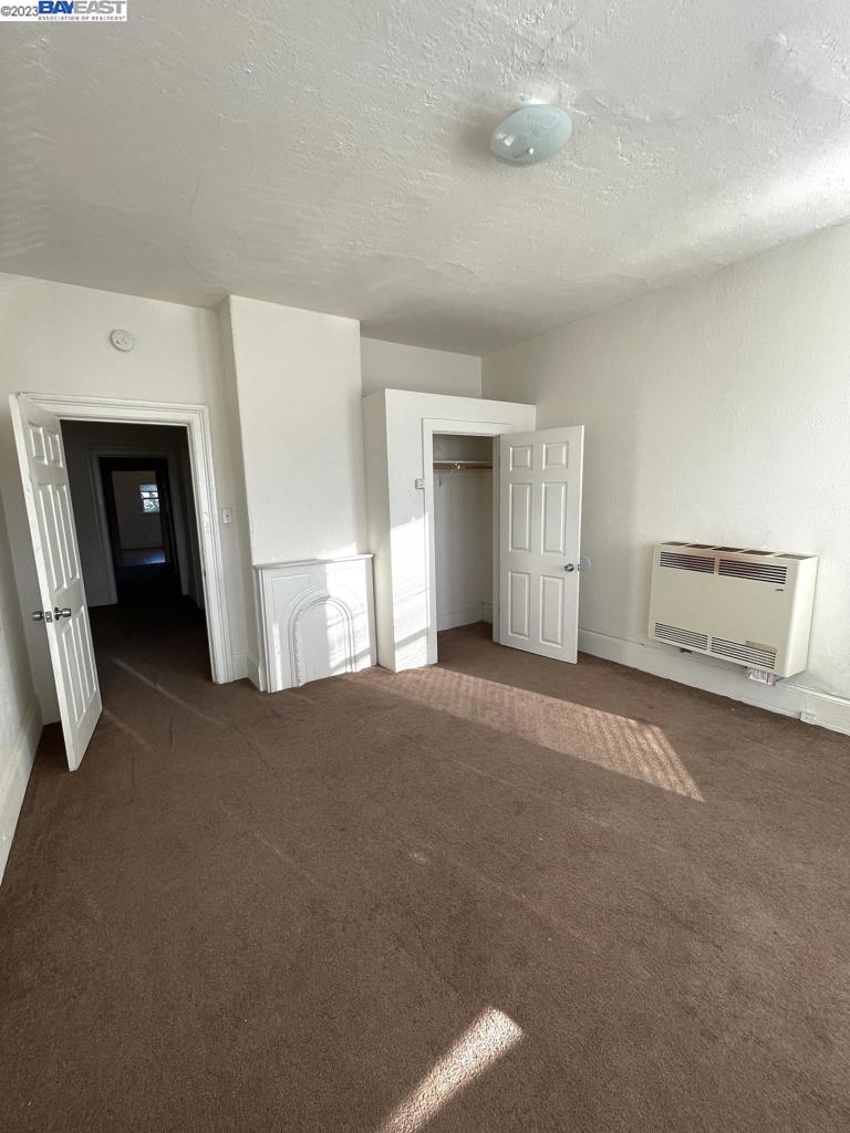 WEST OAKLAND - Residential Income