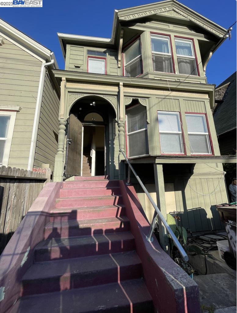 WEST OAKLAND - Residential Income