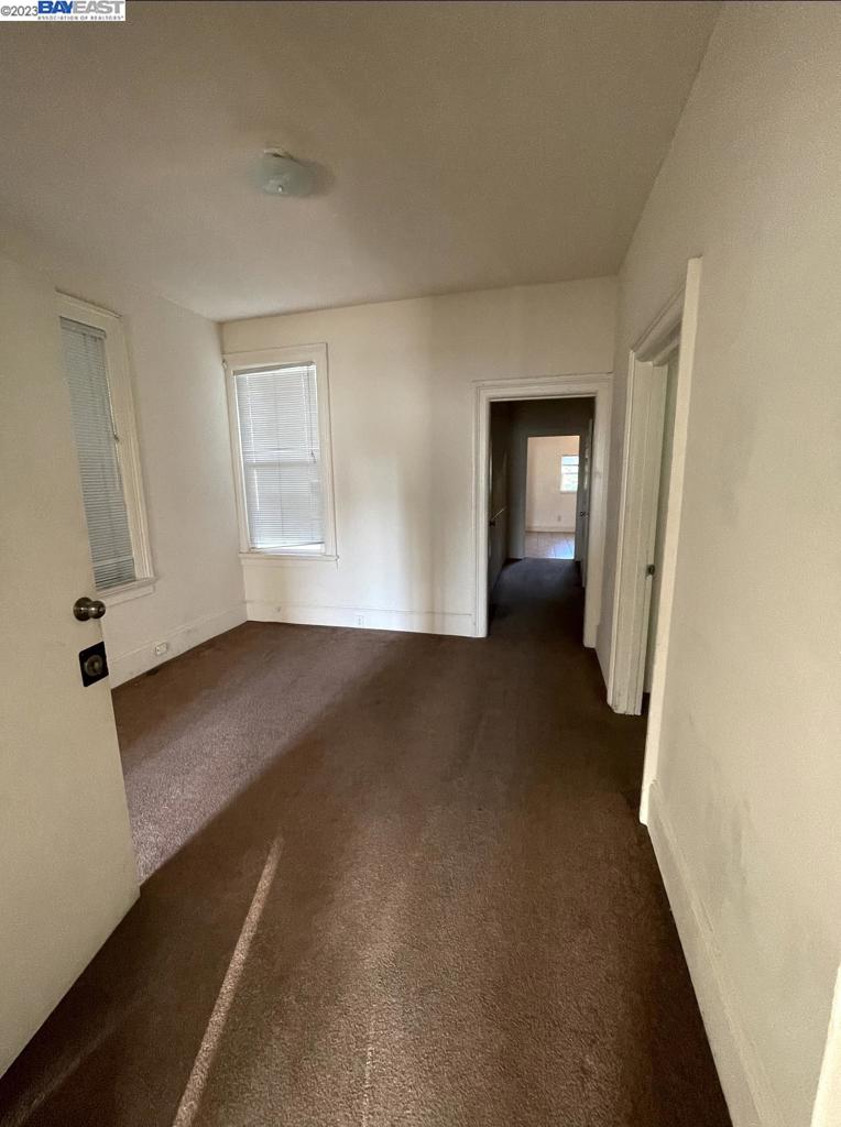 WEST OAKLAND - Residential Income