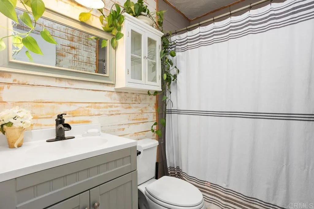 Oceanside, California 92056, United States, 2 Bedrooms Bedrooms, ,1 BathroomBathrooms,Residential,Active,204410