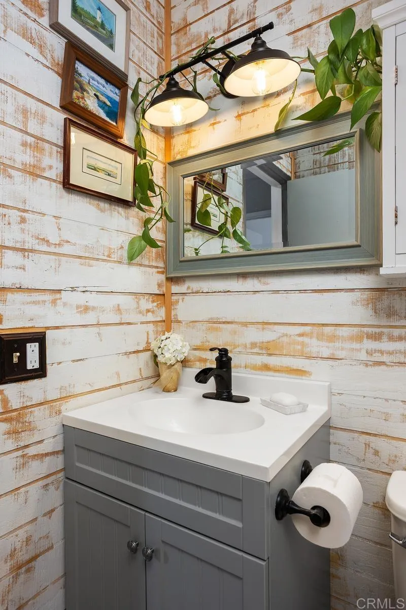 Oceanside, California 92056, United States, 2 Bedrooms Bedrooms, ,1 BathroomBathrooms,Residential,Active,204410