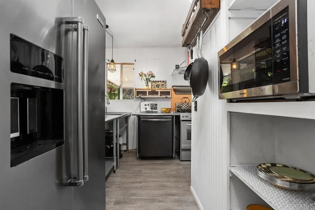 Oceanside, California 92056, United States, 2 Bedrooms Bedrooms, ,1 BathroomBathrooms,Residential,Active,204410