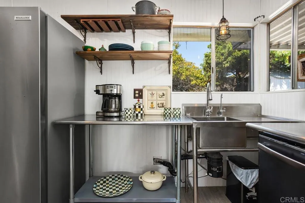 Oceanside, California 92056, United States, 2 Bedrooms Bedrooms, ,1 BathroomBathrooms,Residential,Active,204410