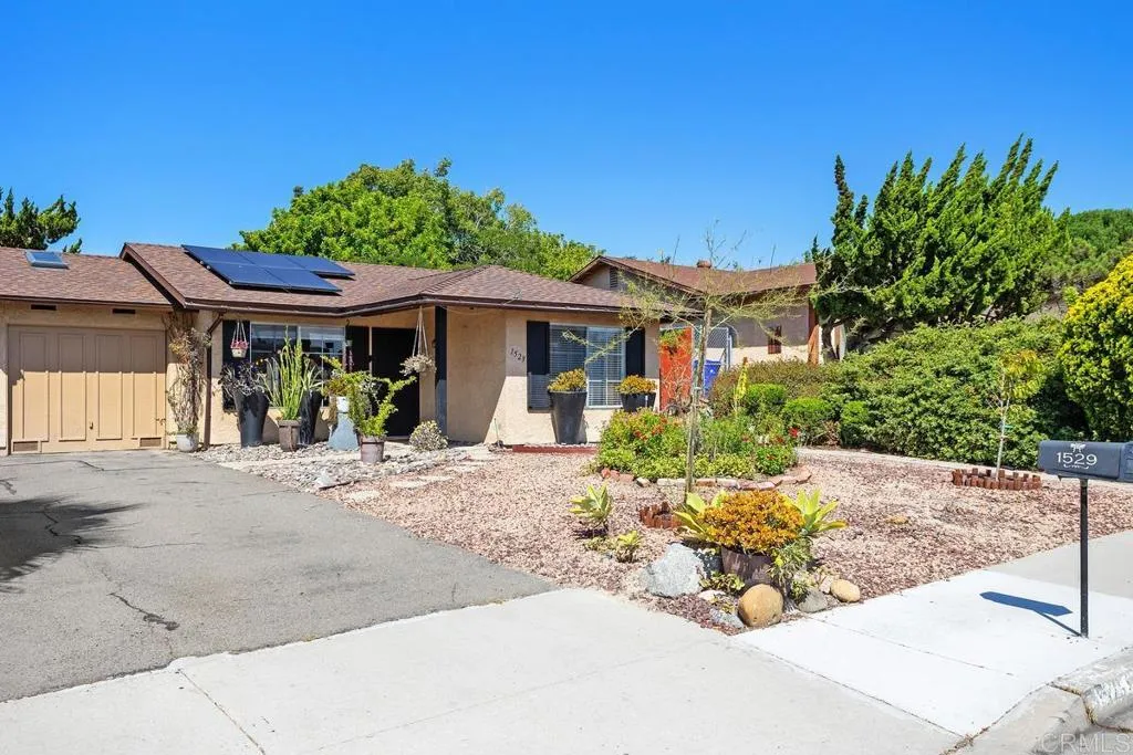 Oceanside, California 92056, United States, 2 Bedrooms Bedrooms, ,1 BathroomBathrooms,Residential,Active,204410