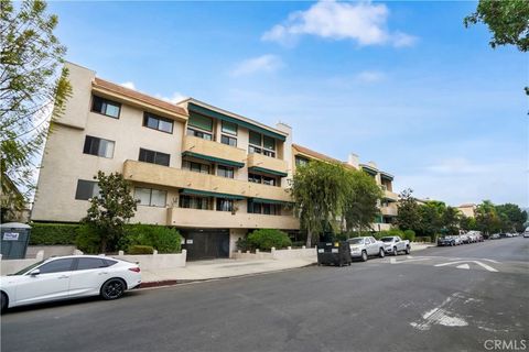 Photo of 5310 Zelzah AVE #101, Encino, CA 91316 (MLS # SR26109715)