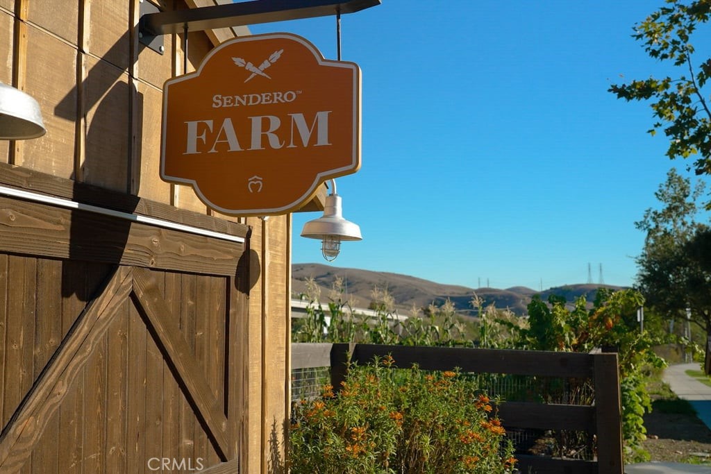 Mariposa - Residential