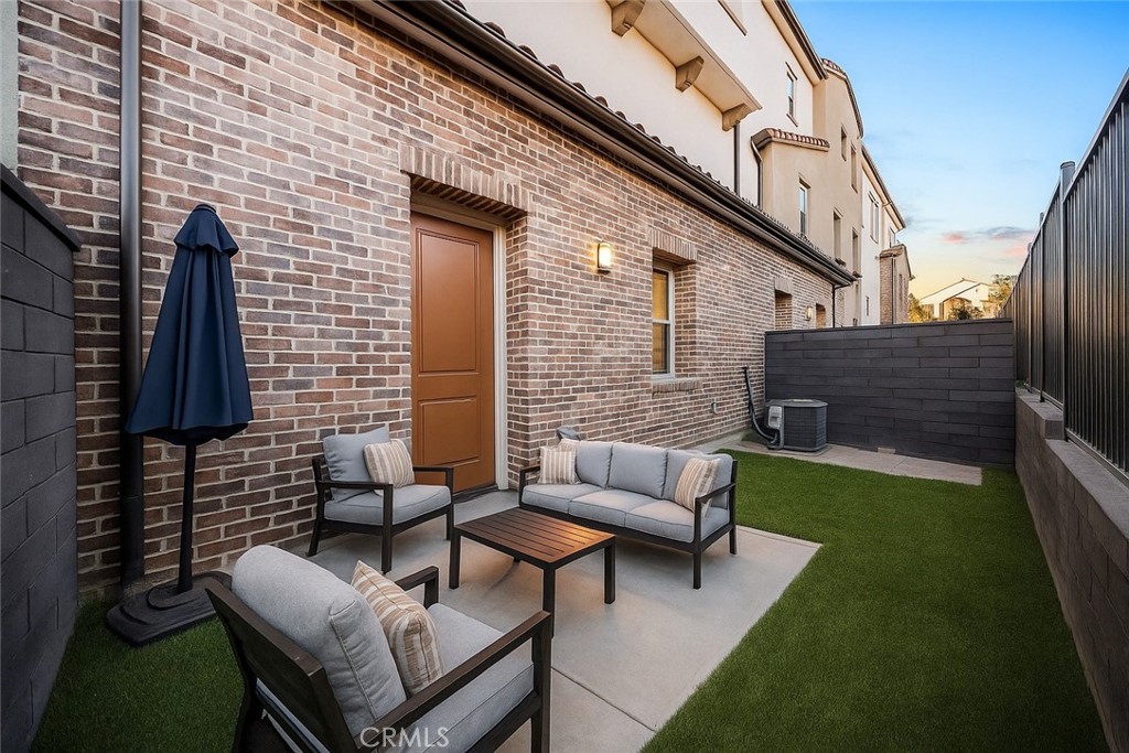 Mariposa - Residential