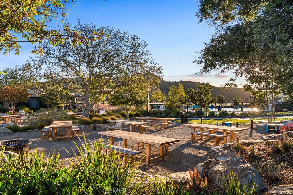 Mariposa - Residential