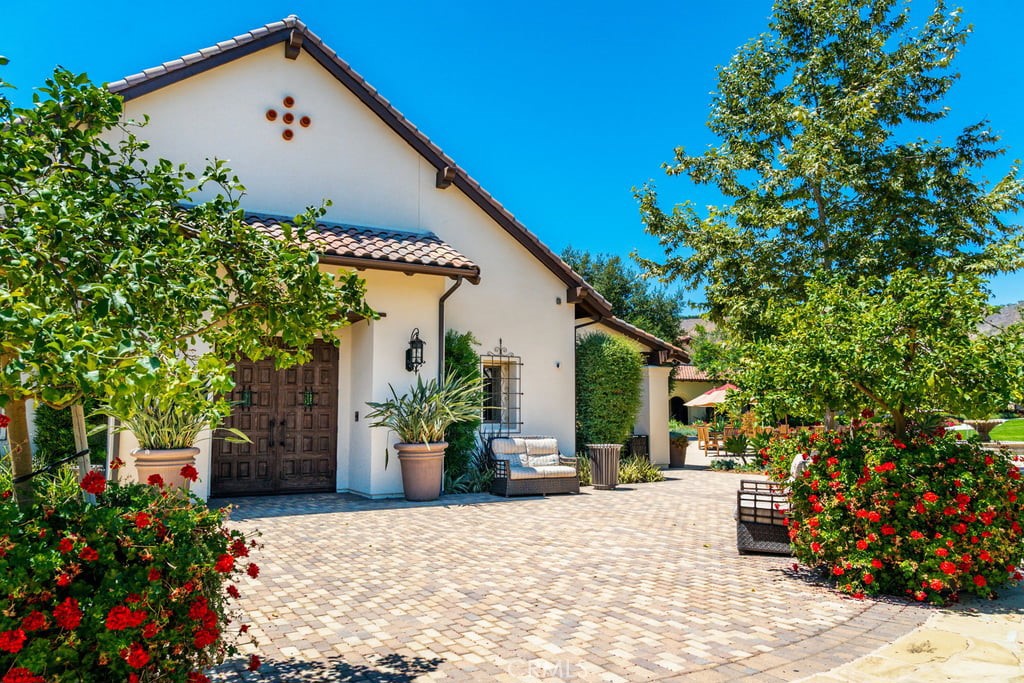 Mariposa - Residential