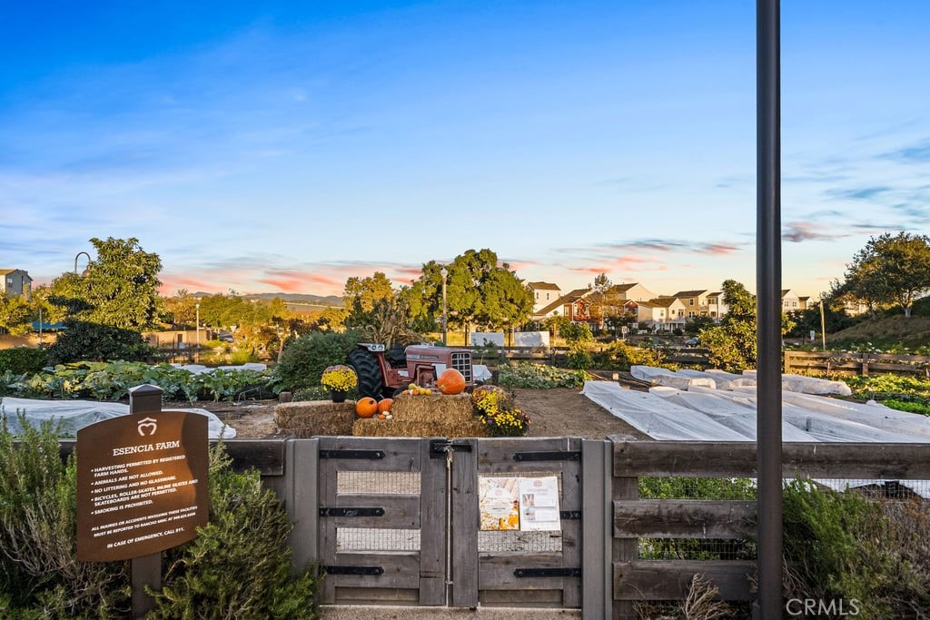 Mariposa - Residential