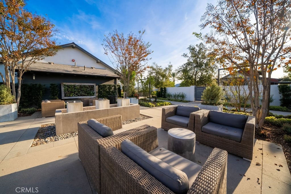 Mariposa - Residential