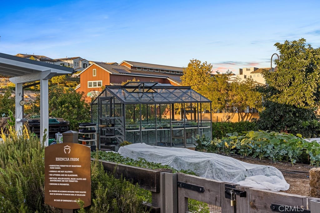 Mariposa - Residential