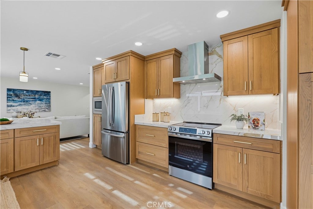 5416 E Willowick