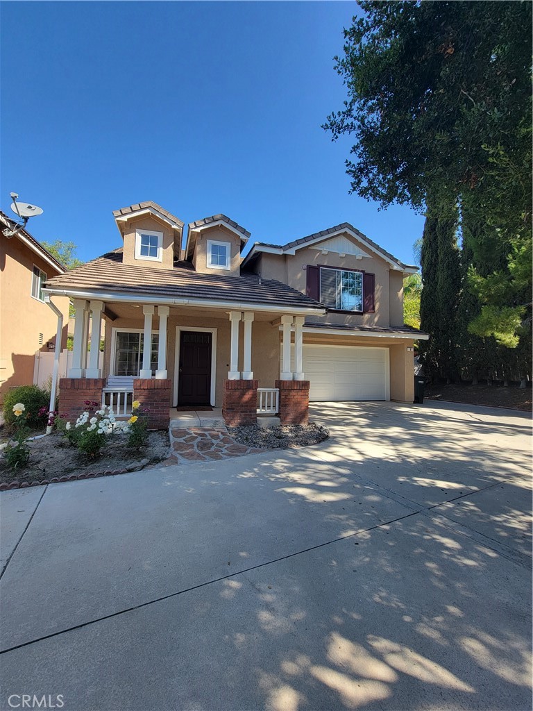 Beautiful 3 bedroom 2.5 bath home! It features a upstairs den/loft area that can be used as a 4th bdrm.
Brand new interior paint, new laminate wood flooring downstairs, and brand new carpets upstairs.
Close to schools, parks, shopping, entertainment, 241 toll road **********If you see it you will love it !!!