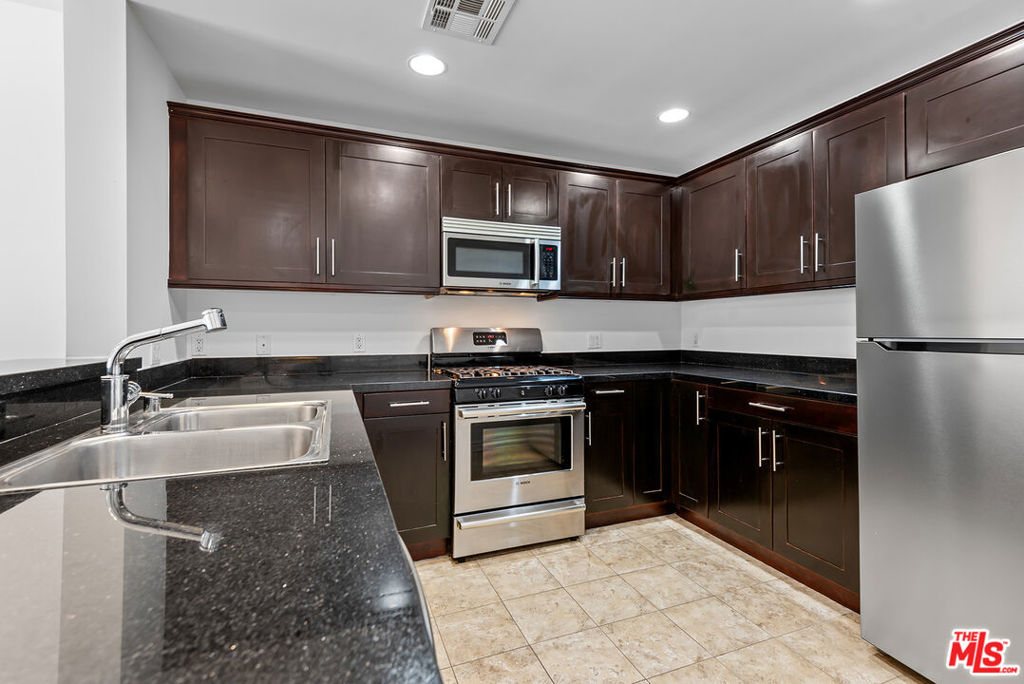 Properties 1 7100 Alvern Street 409