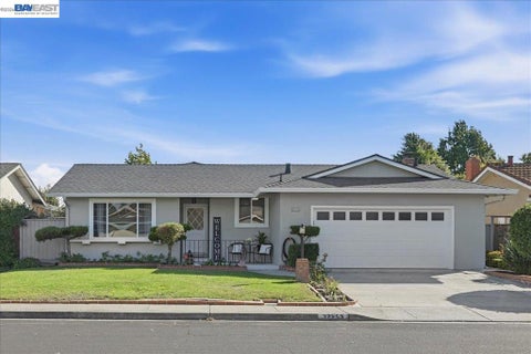 Photo of 32253 Devonshire ST, Union City, CA 94587 (MLS # 41149051)
