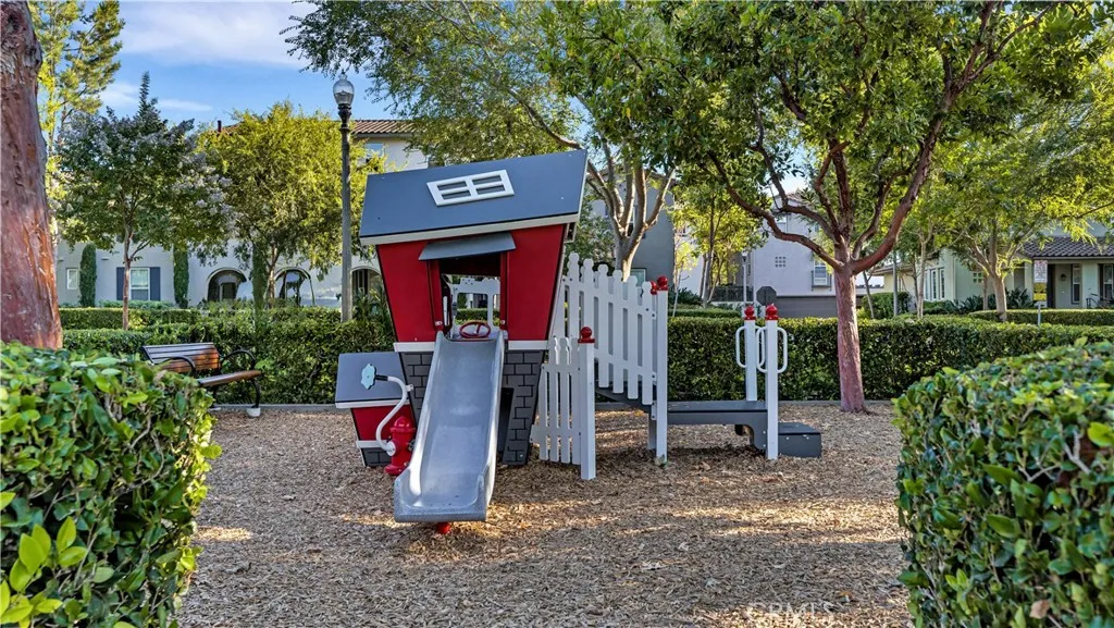 Irvine, California 92603, United States, 3 Bedrooms Bedrooms, ,3 BathroomsBathrooms,Residential,Active,218478