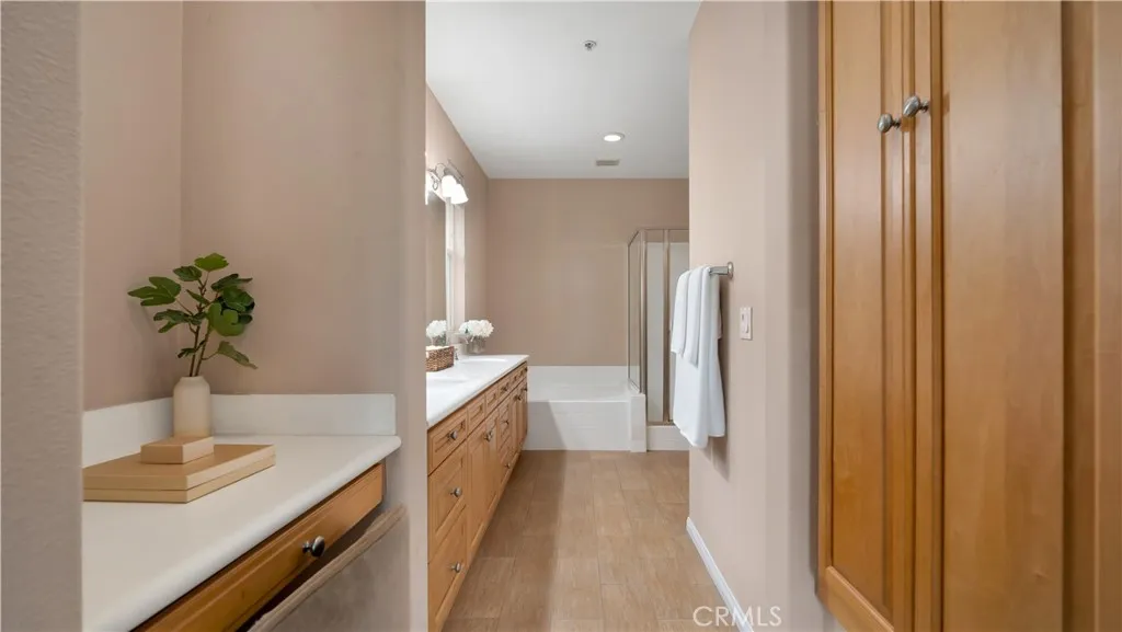 Irvine, California 92603, United States, 3 Bedrooms Bedrooms, ,3 BathroomsBathrooms,Residential,Active,218478