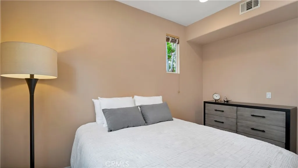 Irvine, California 92603, United States, 3 Bedrooms Bedrooms, ,3 BathroomsBathrooms,Residential,Active,218478