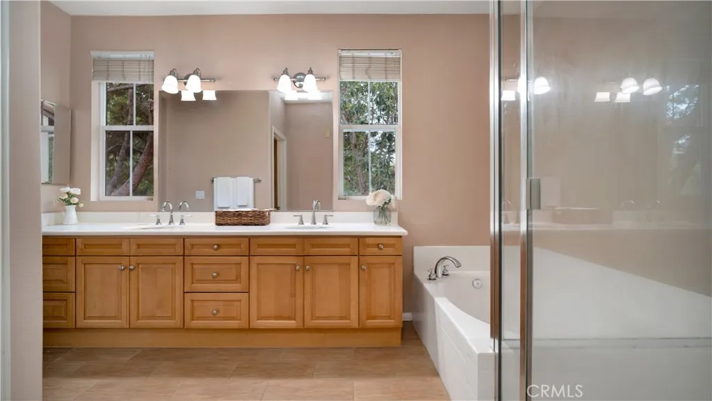 Irvine, California 92603, United States, 3 Bedrooms Bedrooms, ,3 BathroomsBathrooms,Residential,Active,218478