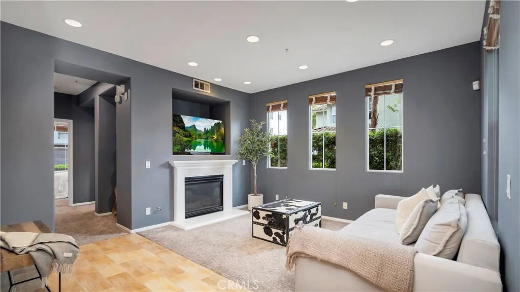 Irvine, California 92603, United States, 3 Bedrooms Bedrooms, ,3 BathroomsBathrooms,Residential,Active,218478