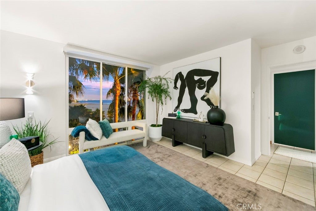850 E Ocean Boulevard 205