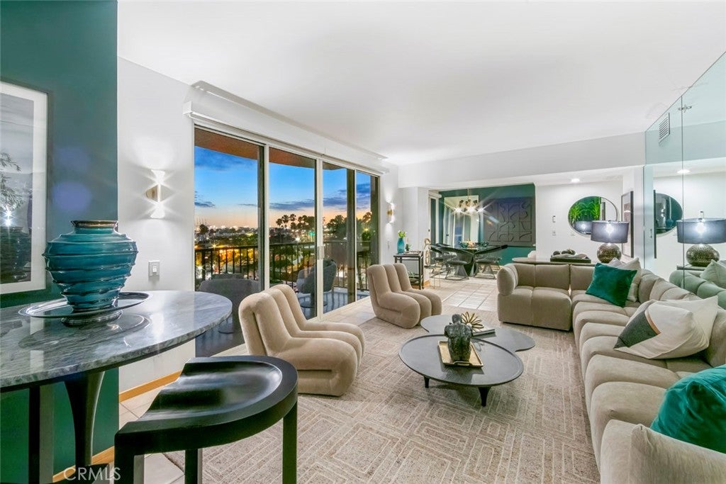 850 E Ocean Boulevard 205