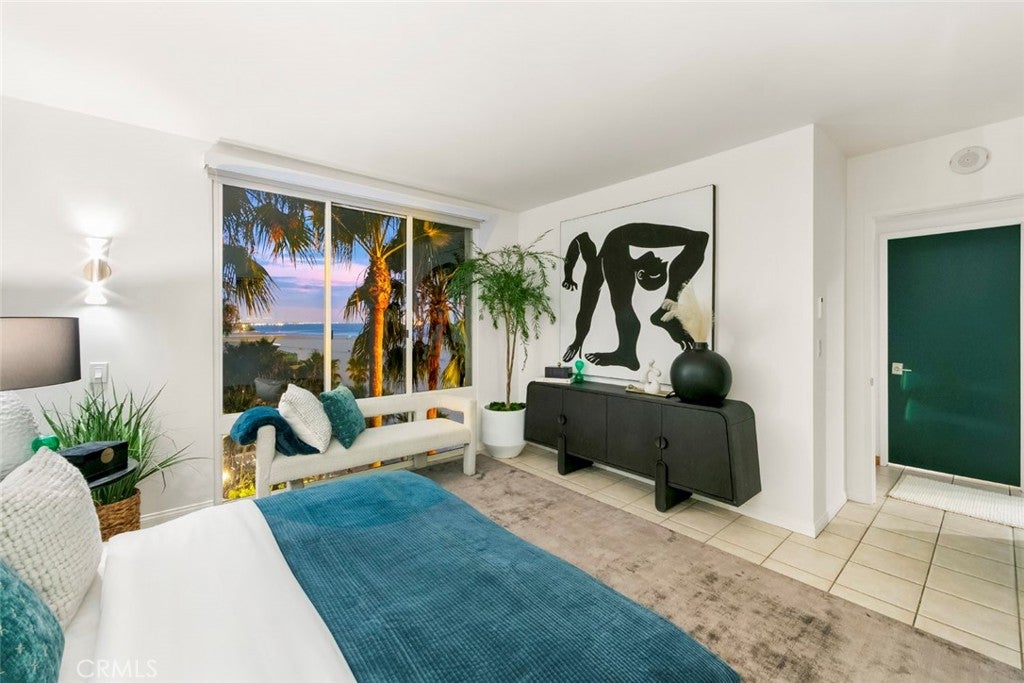 850 E Ocean Boulevard 205