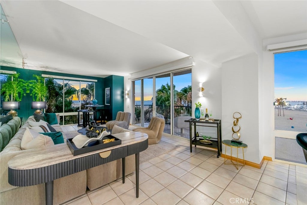 850 E Ocean Boulevard 205