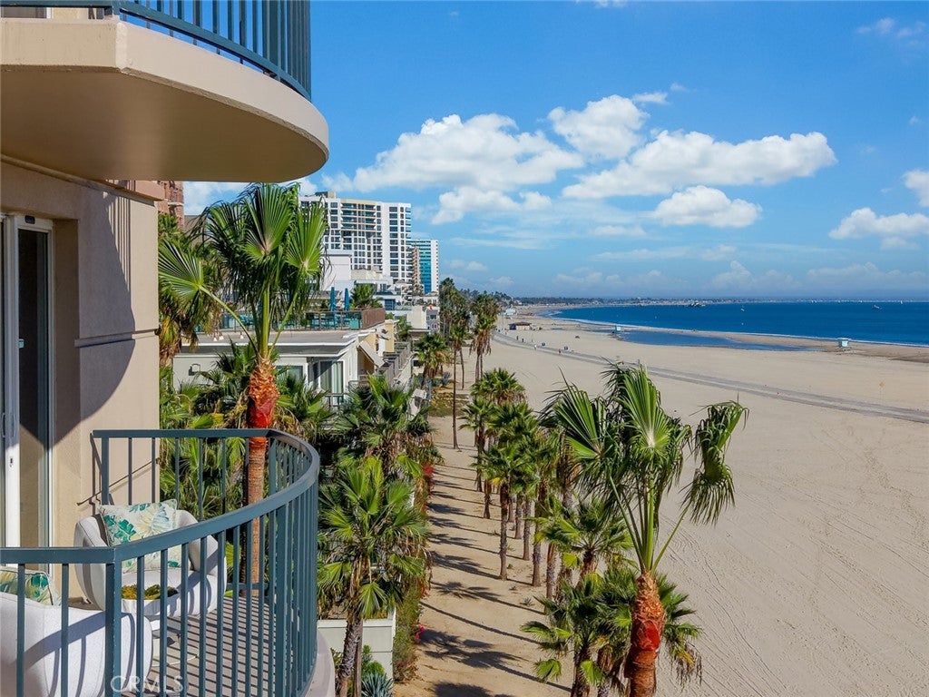 850 E Ocean Boulevard 205