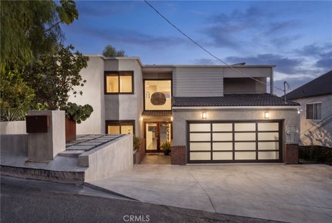 Photo of 5283 Calatrana DR, Woodland Hills, CA 91364 (MLS # SR26217251)