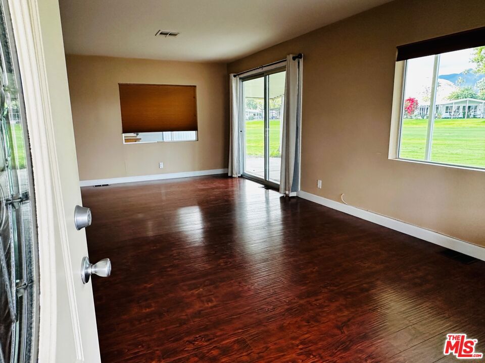 Date Palm Country Cl - Manufactured In Park