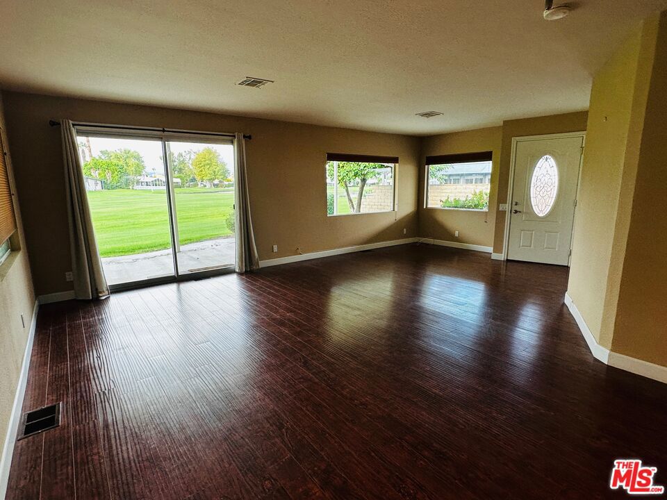 Date Palm Country Cl - Manufactured In Park