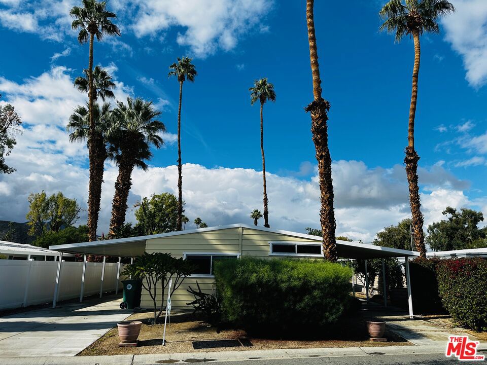 Date Palm Country Cl - Manufactured In Park