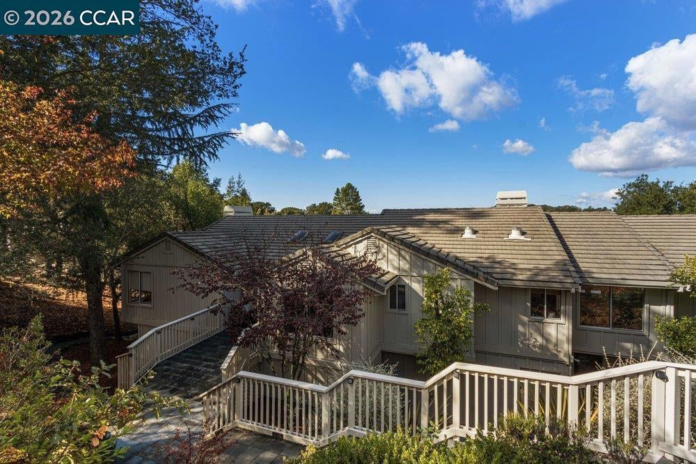 72 Tappan Ln