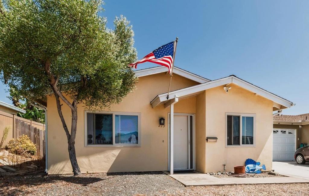 Properties 2 219 Gloxina Street