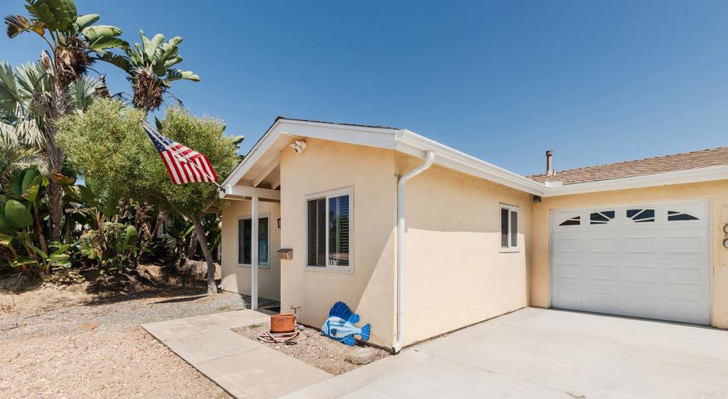 Properties 1 219 Gloxina Street