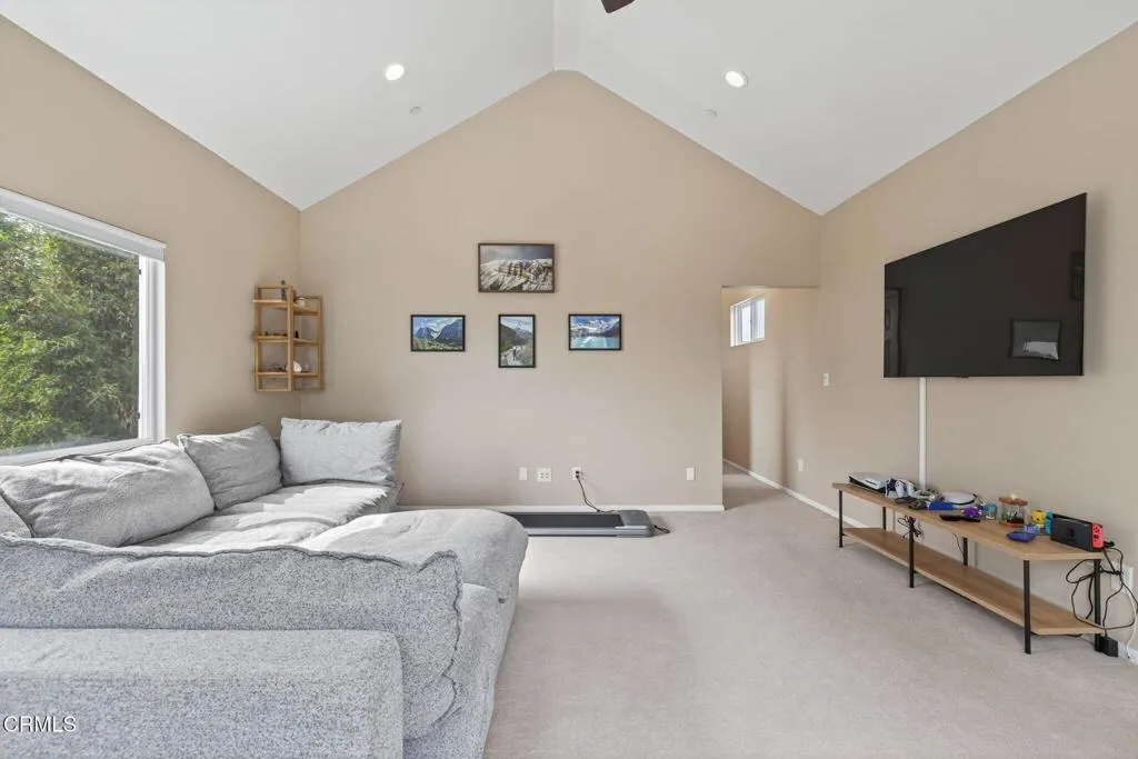 Ventura, California 93003, United States, ,Residential,Pending,186136