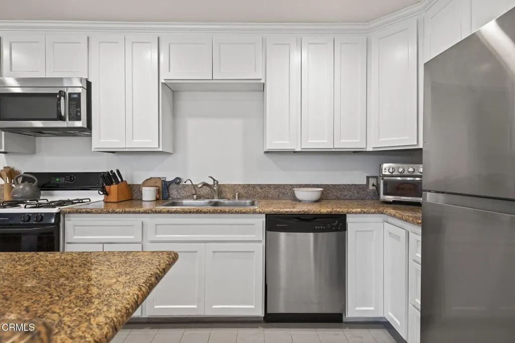 Ventura, California 93003, United States, ,Residential,Pending,186136