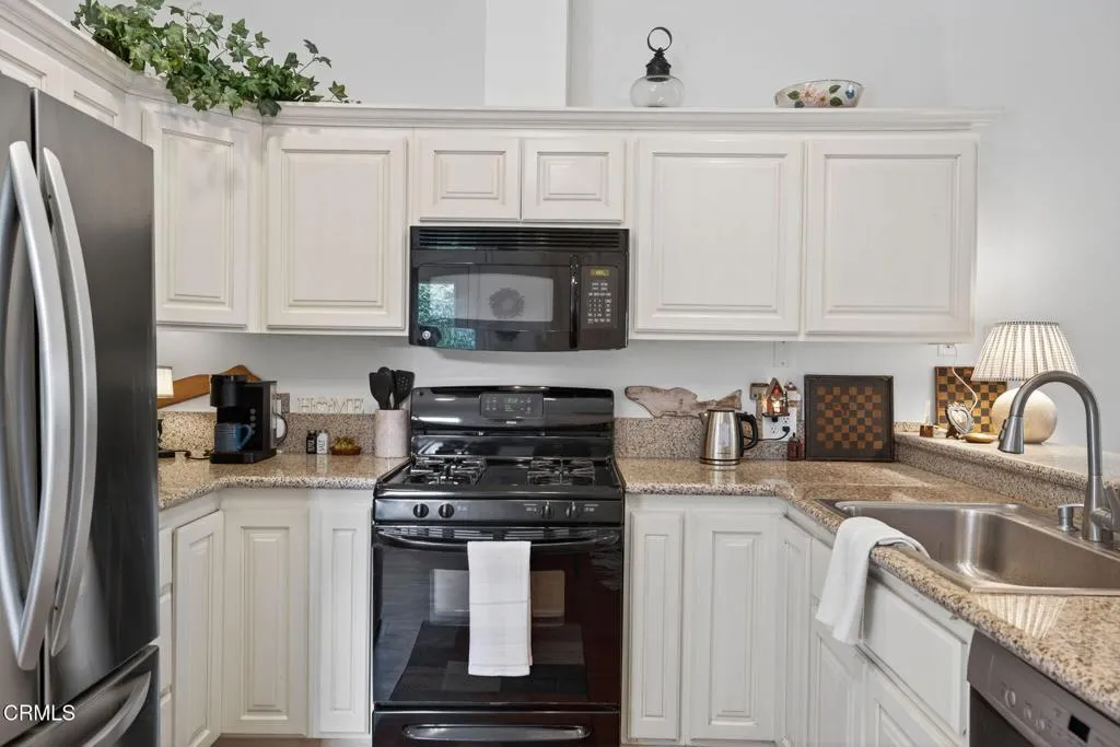 Ventura, California 93003, United States, ,Residential,Pending,186136