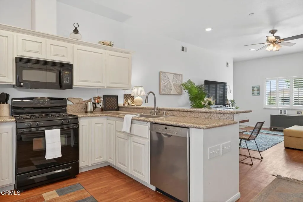 Ventura, California 93003, United States, ,Residential,Pending,186136