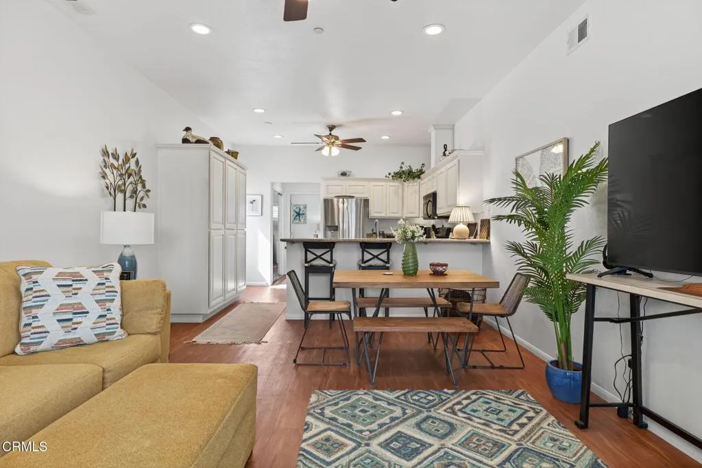 Ventura, California 93003, United States, ,Residential,Pending,186136