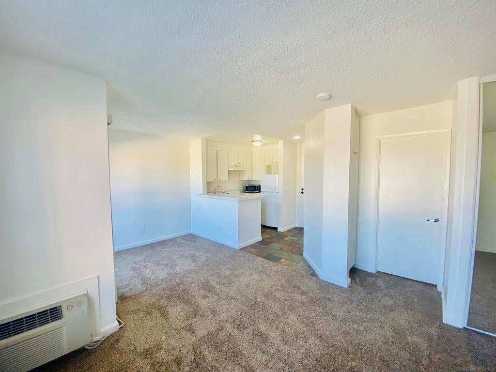 3950 Cleveland 208