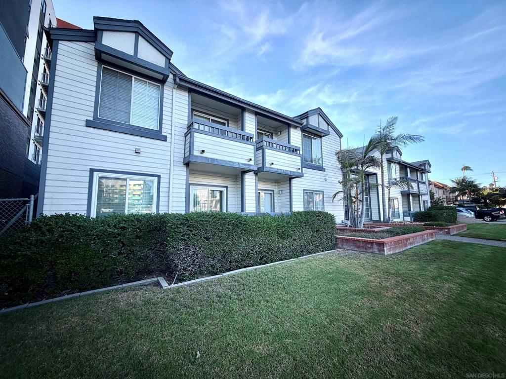 3950 Cleveland 208
