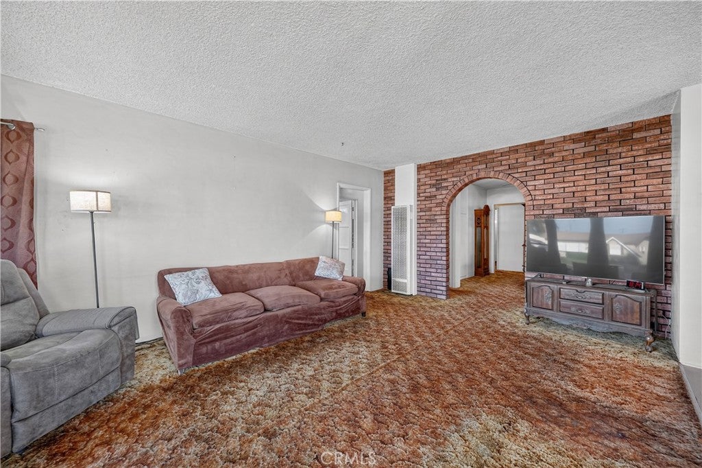 1136 N Council
