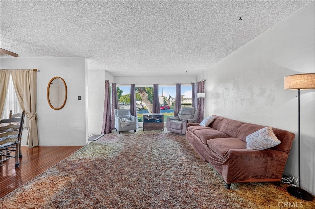 1136 N Council