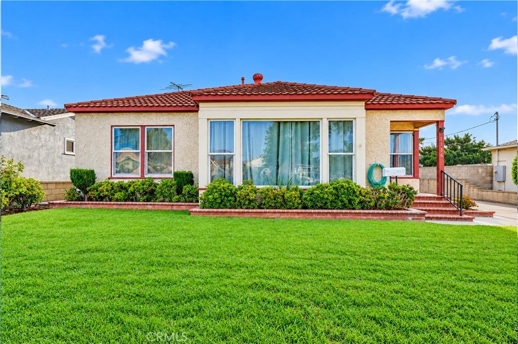 1136 N Council